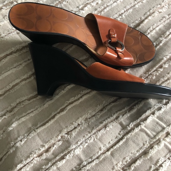 Sandals - Picture 3 of 4